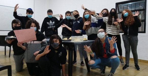 Talmidim de Talmud Torá amasaron
